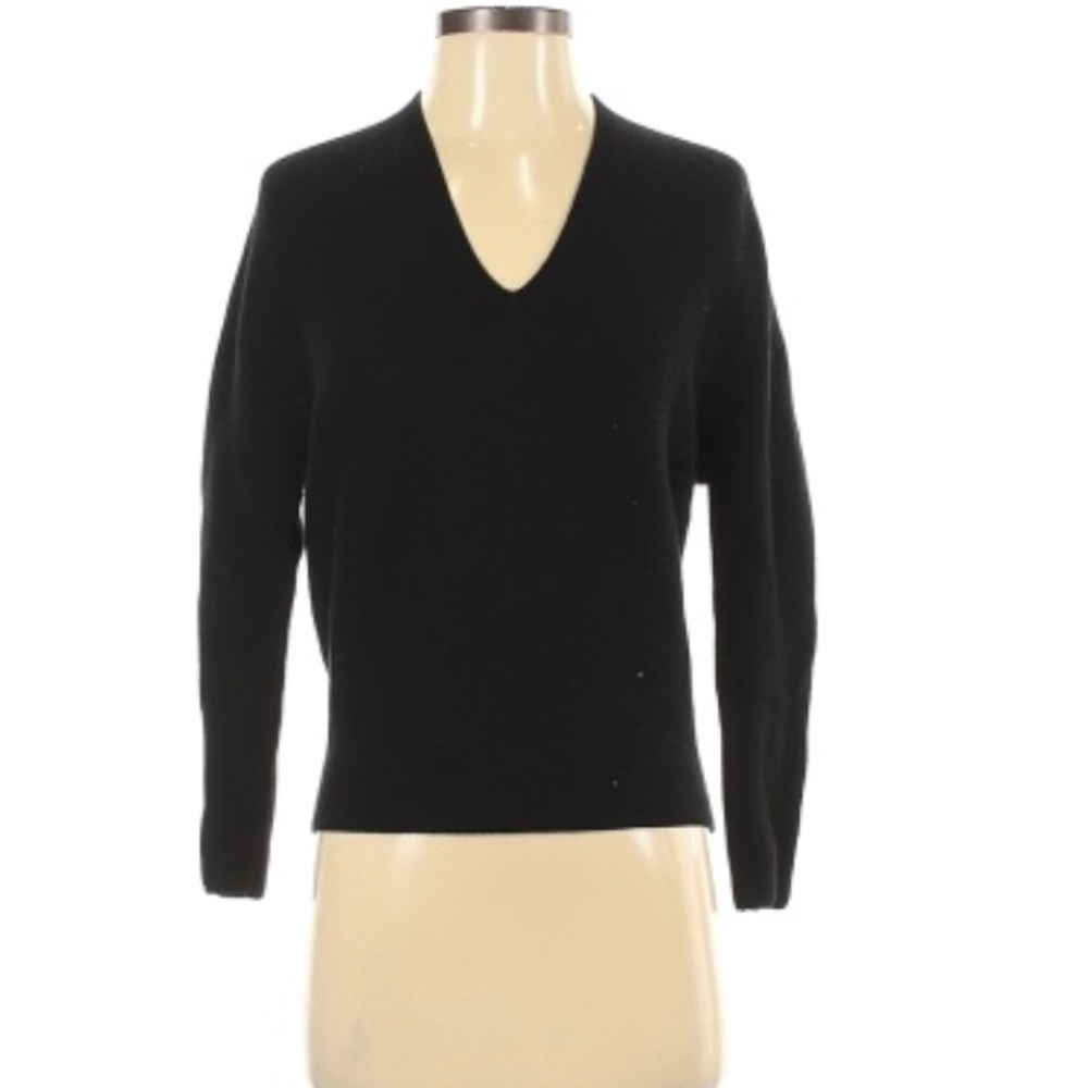 Uniqlo women v neck sweater